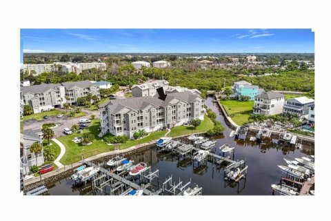 Condo in New Port Richey, Florida, 2 bedrooms  № 1904760 - photo 2