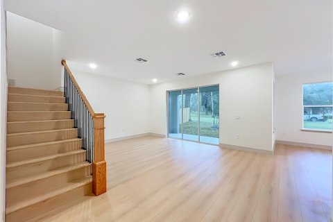 House in Casselberry, Florida 4 bedrooms, 221.57 sq.m. № 2410248 - photo 6