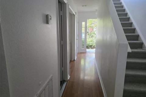 Townhouse in Tampa, Florida 3 bedrooms, 155.15 sq.m. № 1801905 - photo 4