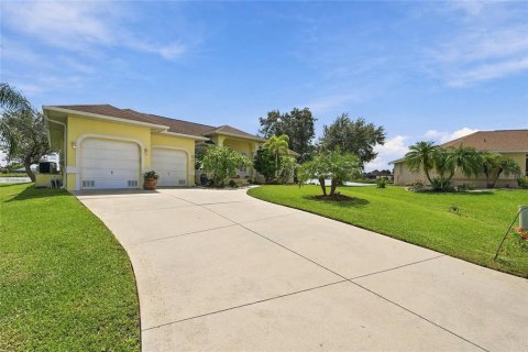 Villa ou maison à Punta Gorda, Floride 3 chambres, 194.35 m2 № 2367518