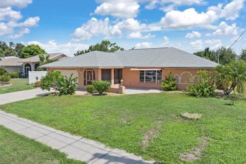 Villa ou maison à vendre à Englewood, Floride: 3 chambres, 170.1 m2 № 1376706 - photo 1