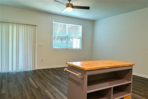 Снять в аренду таунхаус в Зеферхиллс-Норт, Флорида 3 спальни, 128.76м2, № 1898427 - фото 8