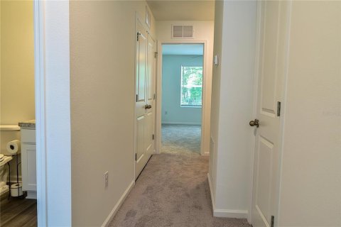 Снять в аренду таунхаус в Зеферхиллс-Норт, Флорида 3 спальни, 128.76м2, № 1898427 - фото 23