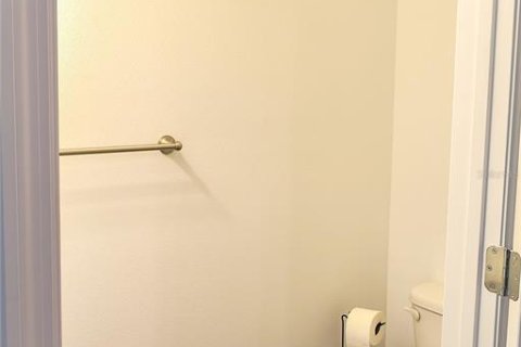 Снять в аренду таунхаус в Зеферхиллс-Норт, Флорида 3 спальни, 128.76м2, № 1898427 - фото 22