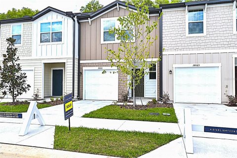 Снять в аренду таунхаус в Зеферхиллс-Норт, Флорида 3 спальни, 128.76м2, № 1898427 - фото 3