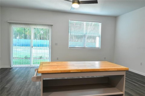 Снять в аренду таунхаус в Зеферхиллс-Норт, Флорида 3 спальни, 128.76м2, № 1898427 - фото 20