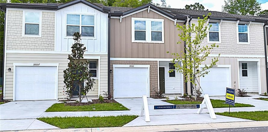 Adosado en Zephyrhills, Florida 3 dormitorios, 128.76 m2 № 1898427