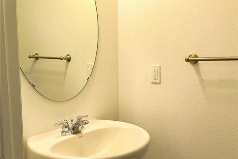 Снять в аренду таунхаус в Зеферхиллс-Норт, Флорида 3 спальни, 128.76м2, № 1898427 - фото 21