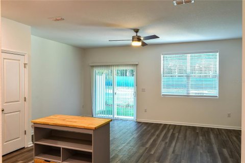 Снять в аренду таунхаус в Зеферхиллс-Норт, Флорида 3 спальни, 128.76м2, № 1898427 - фото 7