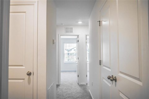 Снять в аренду таунхаус в Зеферхиллс-Норт, Флорида 3 спальни, 128.76м2, № 1898427 - фото 25