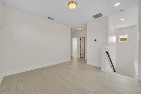 House in Orlando, Florida 3 bedrooms, 201.69 sq.m. № 1676954 - photo 23