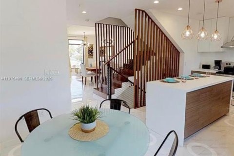 Immobilier commercial à vendre à Hollywood, Floride: 762.08 m2 № 2079719 - photo 10
