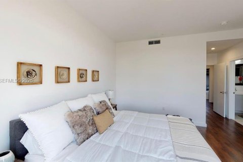 Immobilier commercial à vendre à Hollywood, Floride: 762.08 m2 № 2079719 - photo 13