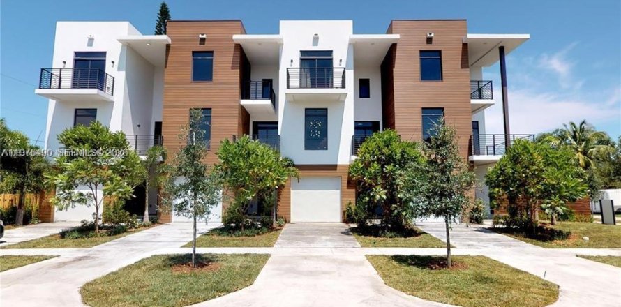 Immobilier commercial à Hollywood, Floride 762.08 m2 № 2079719
