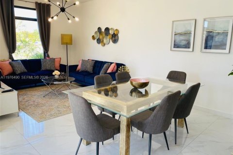 Immobilier commercial à vendre à Hollywood, Floride: 762.08 m2 № 2079719 - photo 4