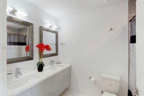 Immobilier commercial à vendre à Hollywood, Floride: 762.08 m2 № 2079719 - photo 15