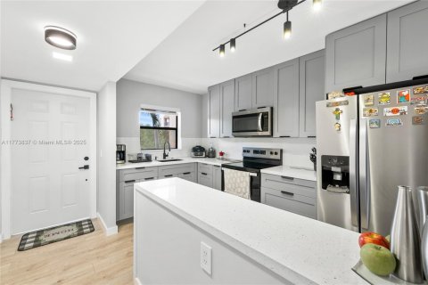 Condominio en venta en Sunrise, Florida, 2 dormitorios, 83.98 m2 № 1758810 - foto 3