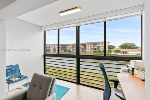 Condominio en venta en Sunrise, Florida, 2 dormitorios, 83.98 m2 № 1758810 - foto 13