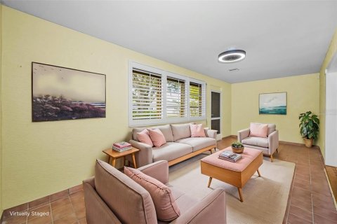Condo in Sun City Center, Florida, 2 bedrooms  № 2150796 - photo 18