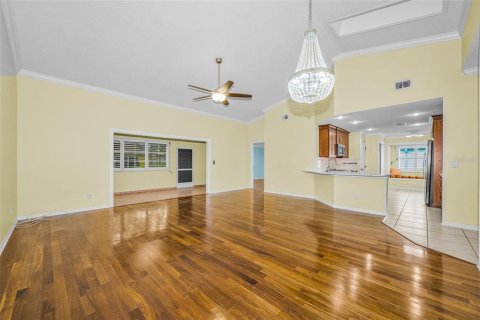 Condo in Sun City Center, Florida, 2 bedrooms  № 2150796 - photo 8