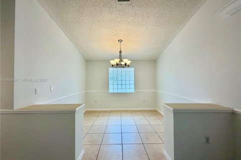 Casa en alquiler en Cutler Bay, Florida, 3 dormitorios, 128.3 m2 № 2012087 - foto 3