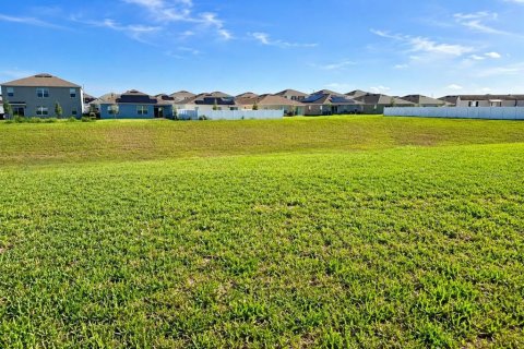 House in Haines City, Florida 4 bedrooms, 184.69 sq.m. № 2226095 - photo 15