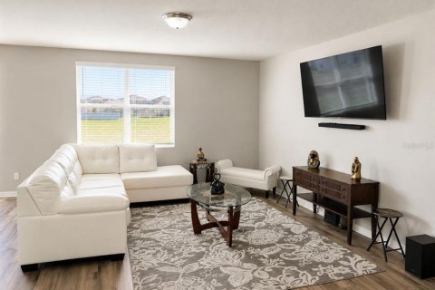 House in Haines City, Florida 4 bedrooms, 184.69 sq.m. № 2226095 - photo 4