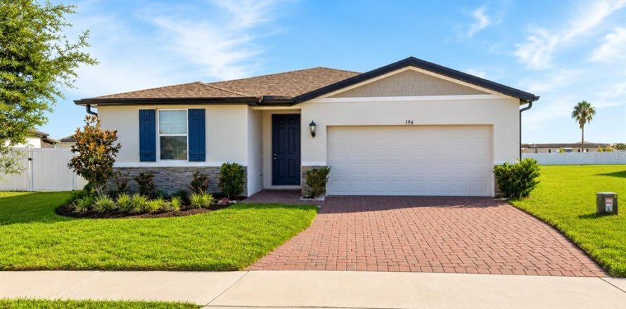 House in Haines City, Florida 4 bedrooms, 184.69 sq.m. № 2226095
