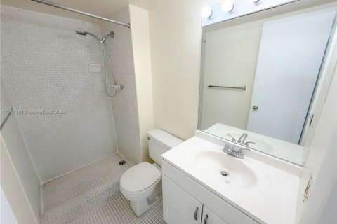Condominio en alquiler en Miami, Florida, 2 dormitorios, 96.25 m2 № 2032436 - foto 8
