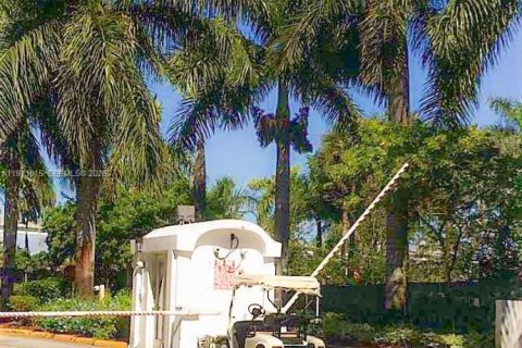 Condominio en alquiler en Miami, Florida, 2 dormitorios, 96.25 m2 № 2032436 - foto 14