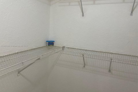 Снять в аренду кондоминиум в Корал-Спрингс, Флорида 1 спальня, 56.3м2, № 1925325 - фото 21