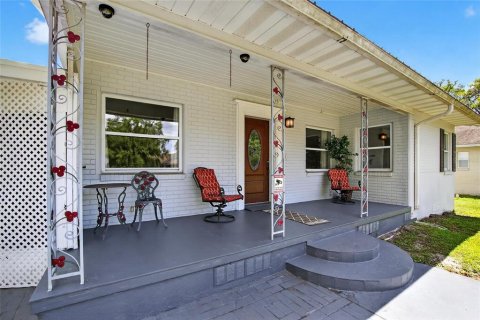 House in Plant City, Florida 3 bedrooms, 160.63 sq.m. № 1846806 - photo 3