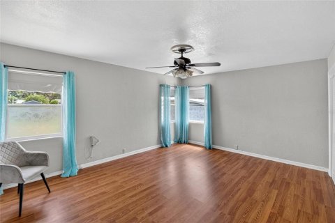 House in Plant City, Florida 3 bedrooms, 160.63 sq.m. № 1846806 - photo 16