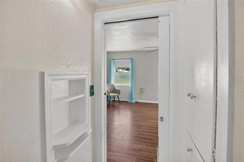 House in Plant City, Florida 3 bedrooms, 160.63 sq.m. № 1846806 - photo 15