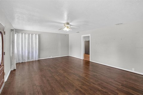 House in Plant City, Florida 3 bedrooms, 160.63 sq.m. № 1846806 - photo 6