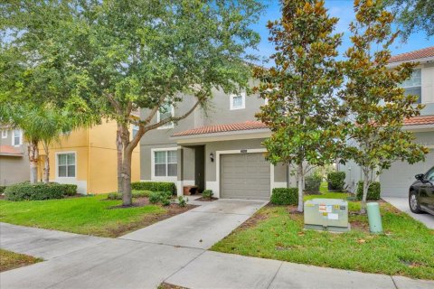 Casa en venta en Kissimmee, Florida, 5 dormitorios, 286.23 m2 № 1908330 - foto 1
