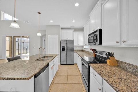 Casa en venta en Kissimmee, Florida, 5 dormitorios, 286.23 m2 № 1908330 - foto 14
