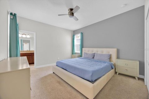 Casa en venta en Kissimmee, Florida, 5 dormitorios, 286.23 m2 № 1908330 - foto 22