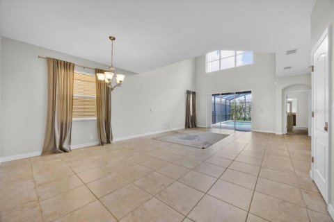 Casa en venta en Kissimmee, Florida, 5 dormitorios, 286.23 m2 № 1908330 - foto 10