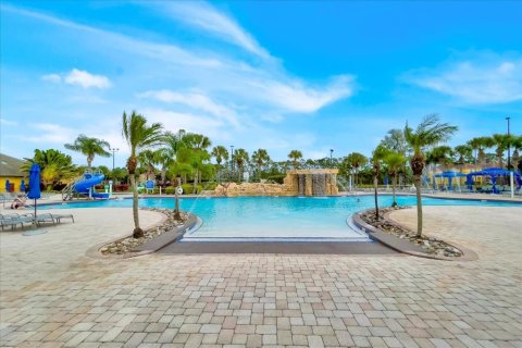 Casa en venta en Kissimmee, Florida, 5 dormitorios, 286.23 m2 № 1908330 - foto 5