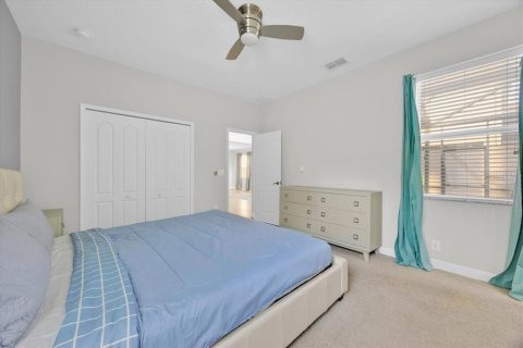 Casa en venta en Kissimmee, Florida, 5 dormitorios, 286.23 m2 № 1908330 - foto 23