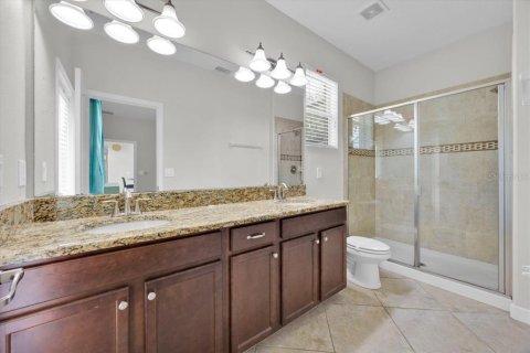 Casa en venta en Kissimmee, Florida, 5 dormitorios, 286.23 m2 № 1908330 - foto 24