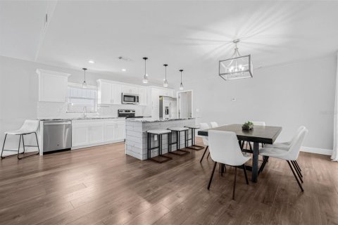 House in Tampa, Florida 3 bedrooms, 168.9 sq.m. № 1634111 - photo 6