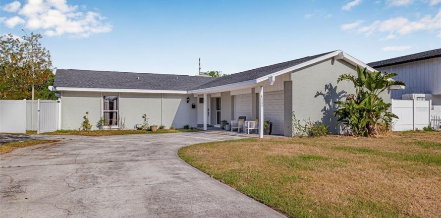 House in Tampa, Florida 3 bedrooms, 168.9 sq.m. № 1634111