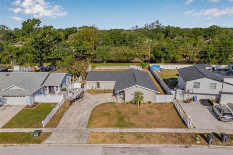 House in Tampa, Florida 3 bedrooms, 168.9 sq.m. № 1634111 - photo 30