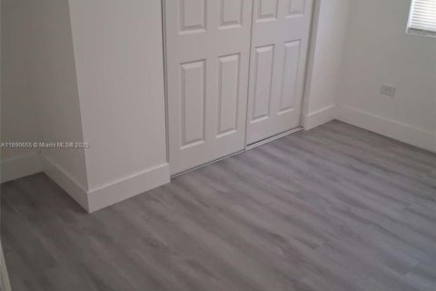 Casa en venta en Miami, Florida, 4 dormitorios, 107.02 m2 № 1693878 - foto 8