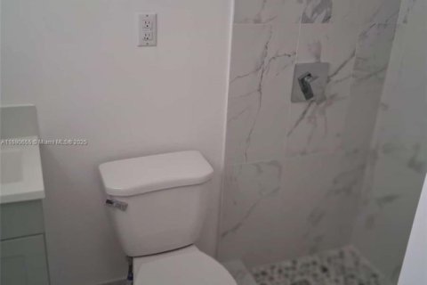 Casa en venta en Miami, Florida, 4 dormitorios, 107.02 m2 № 1693878 - foto 11