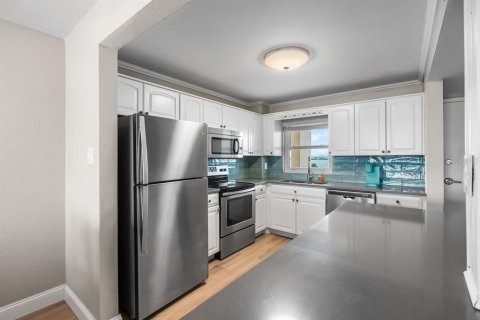 Copropriété à louer à Clearwater, Floride: 2 chambres, 101.64 m2 № 2156550 - photo 7