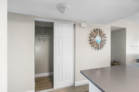 Copropriété à louer à Clearwater, Floride: 2 chambres, 101.64 m2 № 2156550 - photo 6