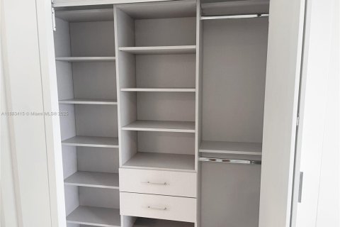 Copropriété à louer à Miami, Floride: 2 chambres, 137.96 m2 № 1929690 - photo 14